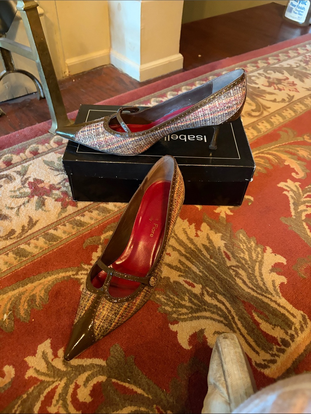 Isabella Fiore Multicolor Tweed Pointed-Toe Kitten Heels with Brown Patent Trim